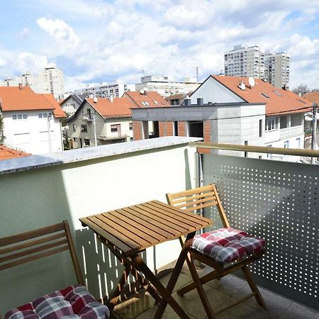Simpa Stan U Potkrovlju ザグレブ エクステリア 写真